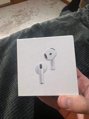 Apple AirPods 4 with Active Noise Cancellation - White